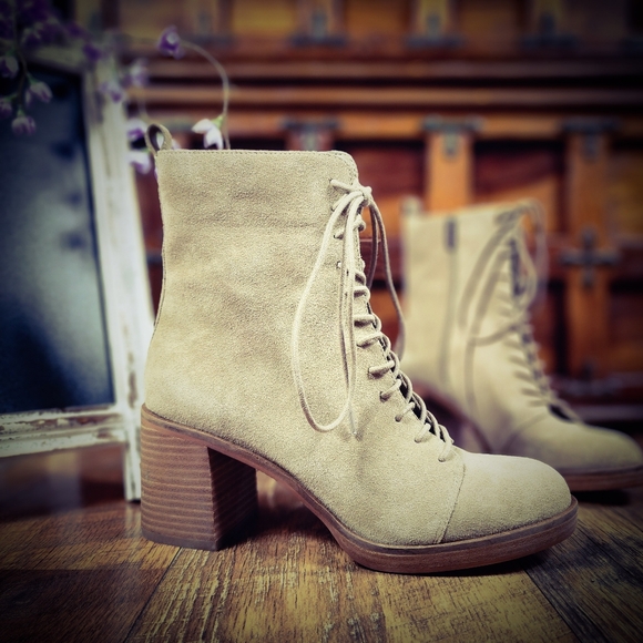 Vince Camuto Heeled Leather Ankle Boots 9.5 - Picture 1 of 12